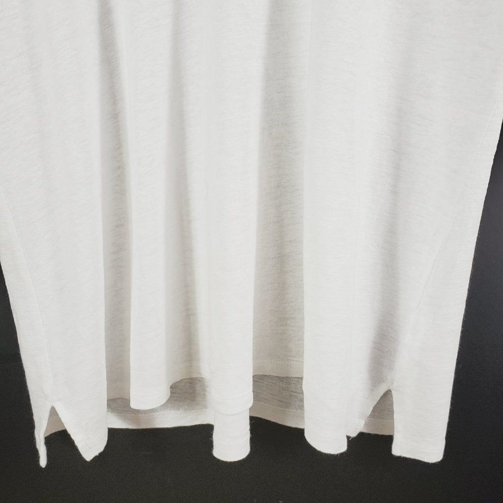 d&co High-Low White Short Sleeved Top Trimmed V-Neck Side Slits - Picture 7 of 13